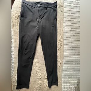 Lululemon Commission Slim Pant 32” in Obsidian